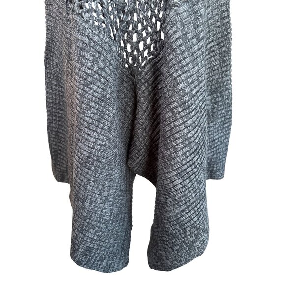 Free People Crochet Poncho Cape Heather Gray 100%‎ Acrylic Boho Toasty O/S - Picture 8 of 10